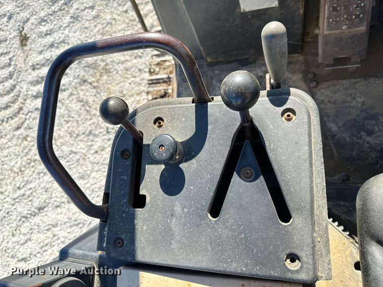 image for item DL4364 1997 Caterpillar 953C loader