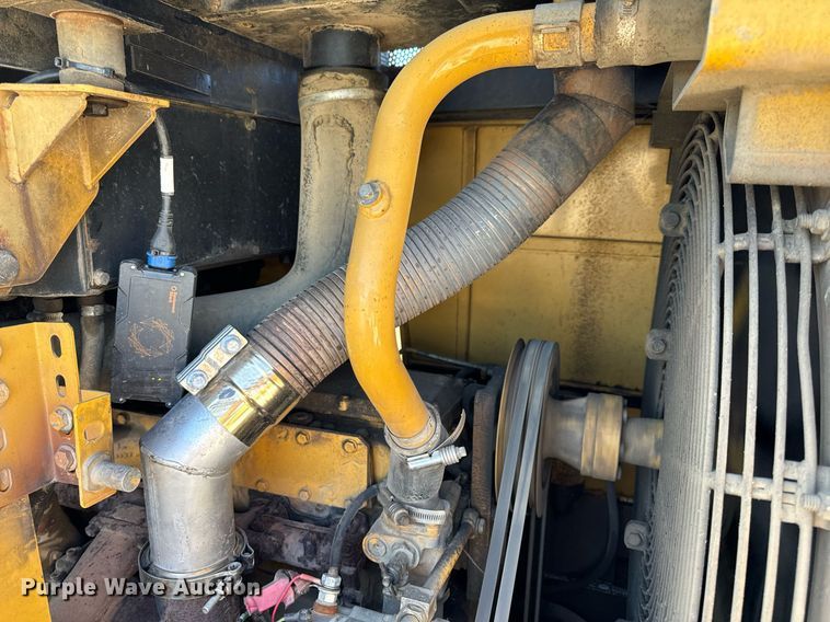 image for item DL4364 1997 Caterpillar 953C loader