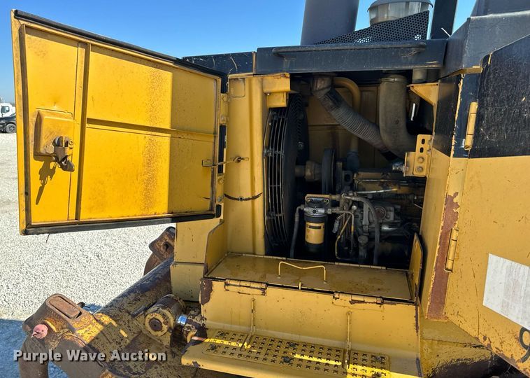 image for item DL4364 1997 Caterpillar 953C loader