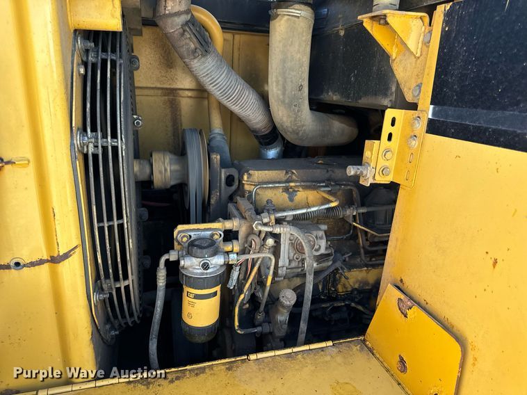 image for item DL4364 1997 Caterpillar 953C loader