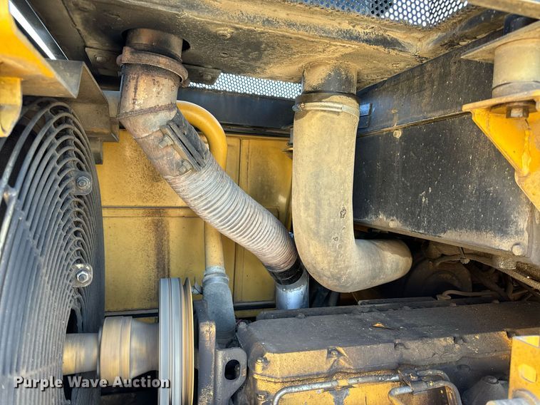 image for item DL4364 1997 Caterpillar 953C loader