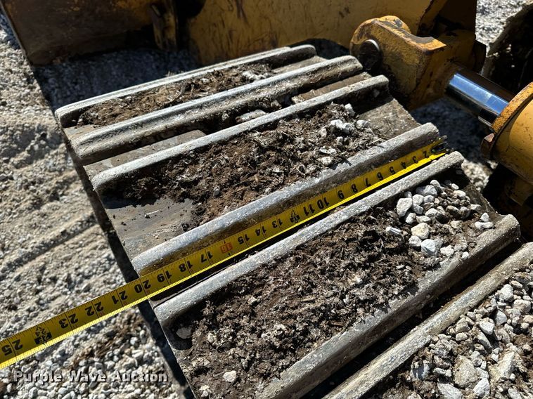 image for item DL4364 1997 Caterpillar 953C loader