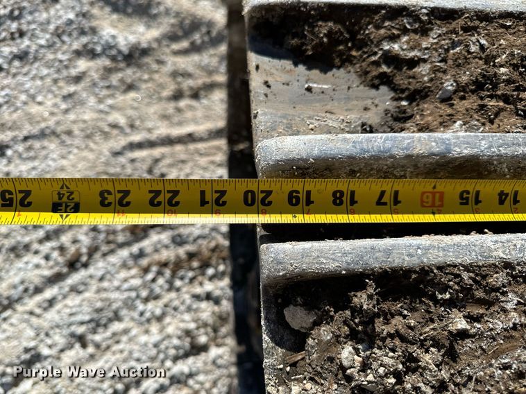 image for item DL4364 1997 Caterpillar 953C loader