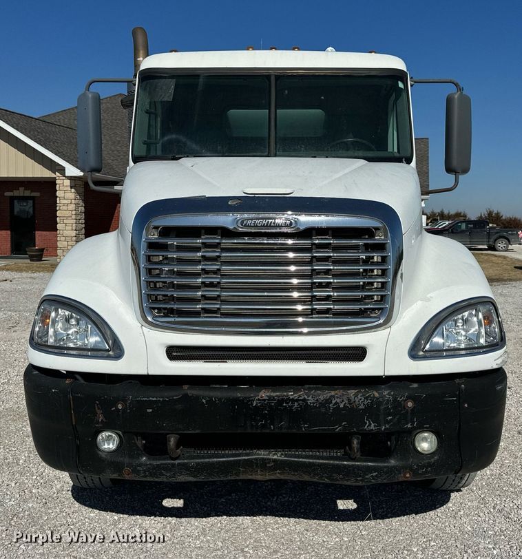 image for item DL4365 2007 Freightliner  Columbia fuel / lube truck