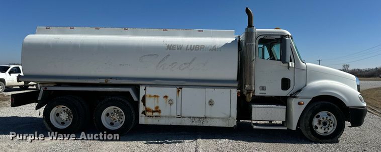 image for item DL4365 2007 Freightliner  Columbia fuel / lube truck