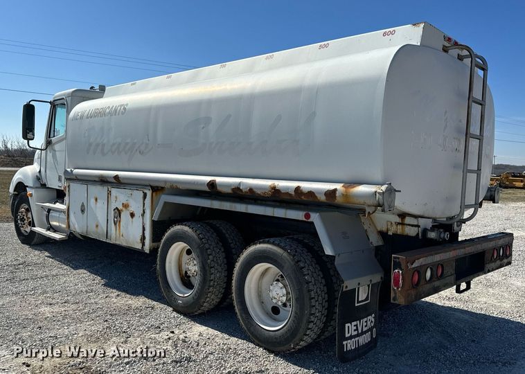 image for item DL4365 2007 Freightliner  Columbia fuel / lube truck