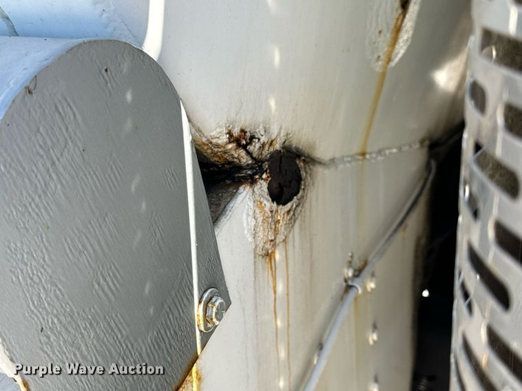 image for item DL4365 2007 Freightliner  Columbia fuel / lube truck