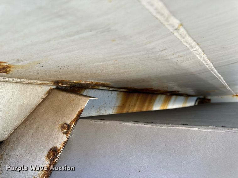 image for item DL4365 2007 Freightliner  Columbia fuel / lube truck