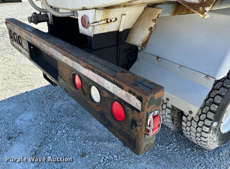 image for item DL4365 2007 Freightliner  Columbia fuel / lube truck