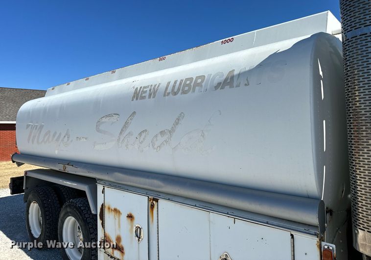 image for item DL4365 2007 Freightliner  Columbia fuel / lube truck