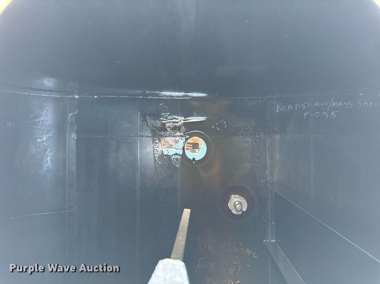 image for item DL4365 2007 Freightliner  Columbia fuel / lube truck