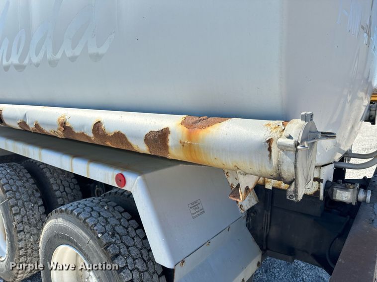 image for item DL4365 2007 Freightliner  Columbia fuel / lube truck