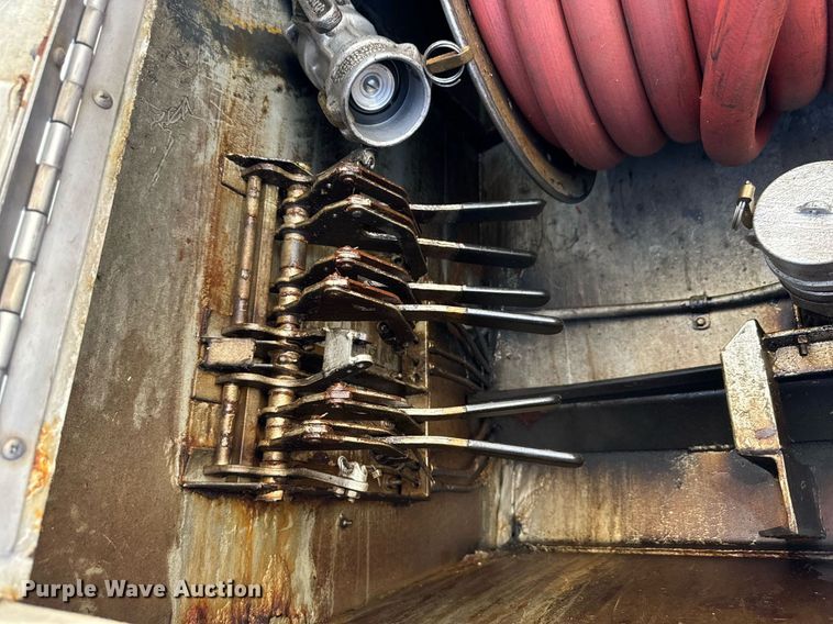 image for item DL4365 2007 Freightliner  Columbia fuel / lube truck