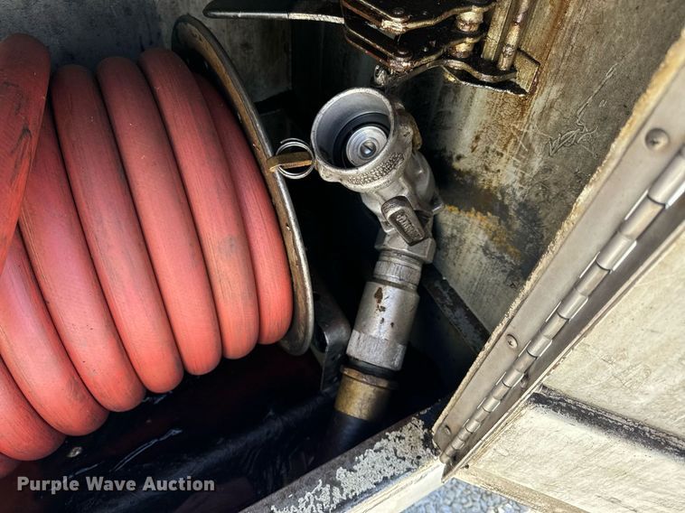 image for item DL4365 2007 Freightliner  Columbia fuel / lube truck