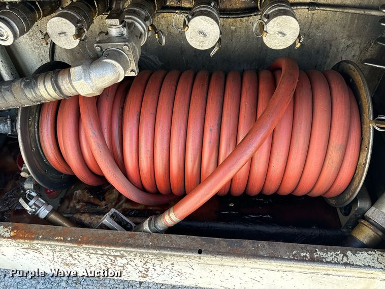 image for item DL4365 2007 Freightliner  Columbia fuel / lube truck