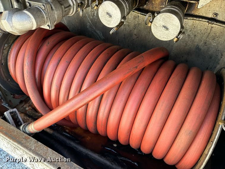 image for item DL4365 2007 Freightliner  Columbia fuel / lube truck