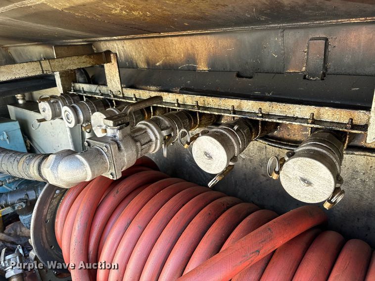 image for item DL4365 2007 Freightliner  Columbia fuel / lube truck