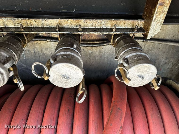 image for item DL4365 2007 Freightliner  Columbia fuel / lube truck