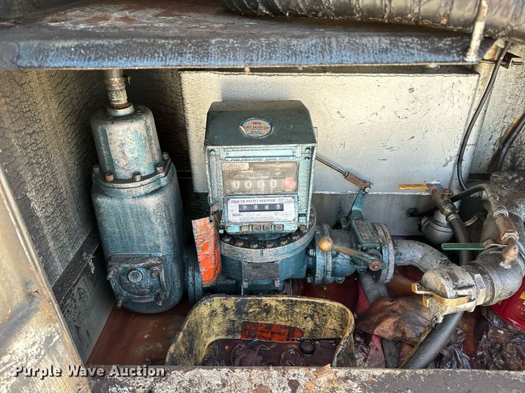 image for item DL4365 2007 Freightliner  Columbia fuel / lube truck