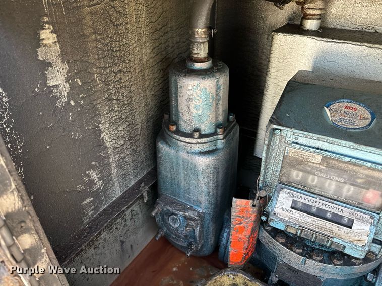 image for item DL4365 2007 Freightliner  Columbia fuel / lube truck