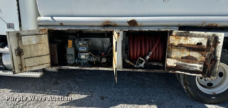 image for item DL4365 2007 Freightliner  Columbia fuel / lube truck