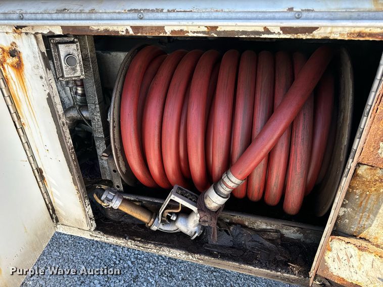 image for item DL4365 2007 Freightliner  Columbia fuel / lube truck