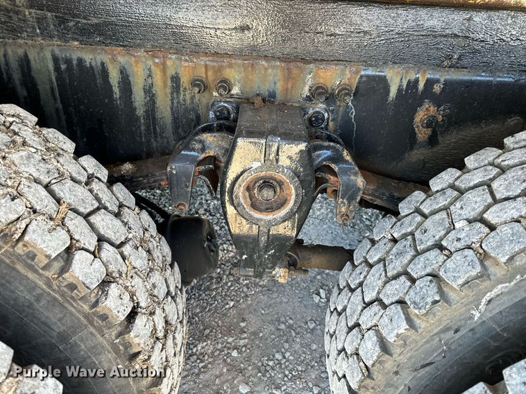 image for item DL4365 2007 Freightliner  Columbia fuel / lube truck