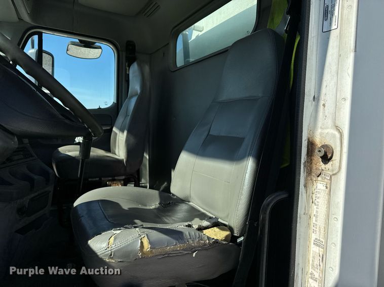 image for item DL4365 2007 Freightliner  Columbia fuel / lube truck