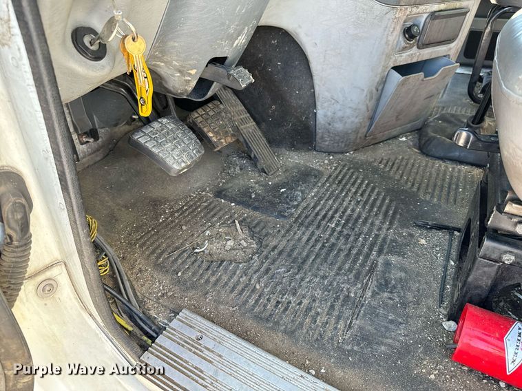 image for item DL4365 2007 Freightliner  Columbia fuel / lube truck