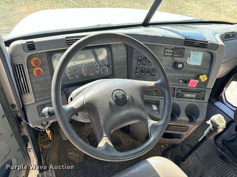 image for item DL4365 2007 Freightliner  Columbia fuel / lube truck