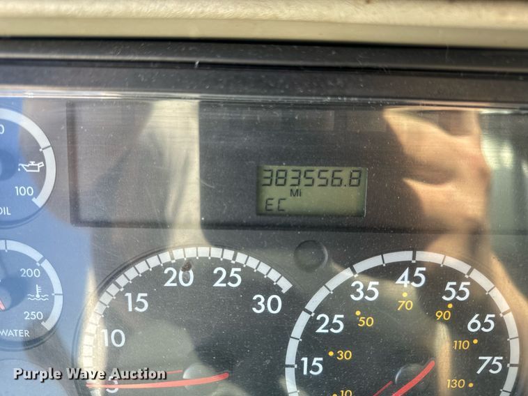 image for item DL4365 2007 Freightliner  Columbia fuel / lube truck