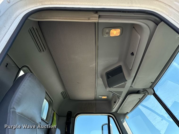 image for item DL4365 2007 Freightliner  Columbia fuel / lube truck