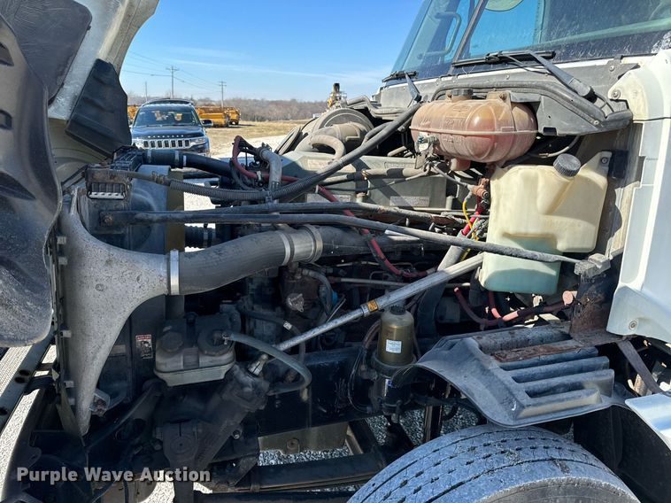 image for item DL4365 2007 Freightliner  Columbia fuel / lube truck