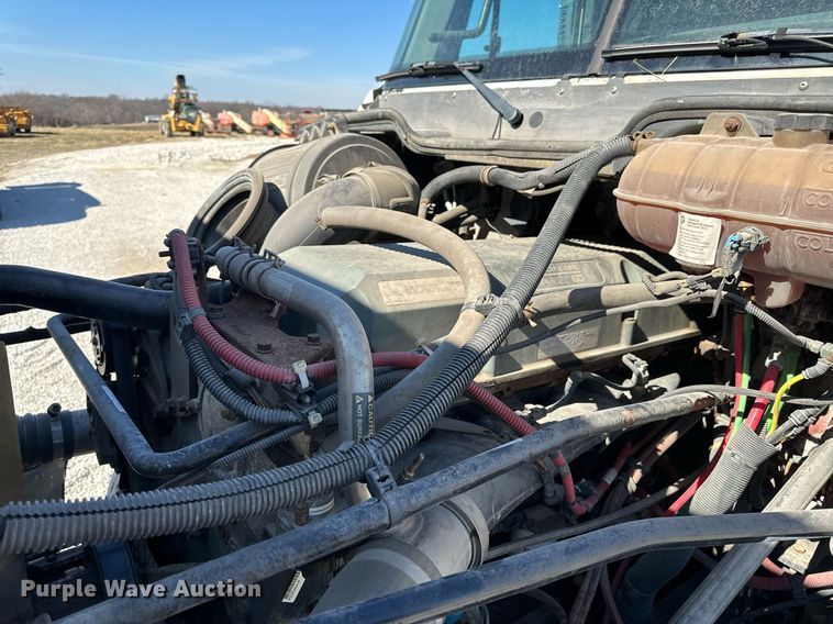 image for item DL4365 2007 Freightliner  Columbia fuel / lube truck