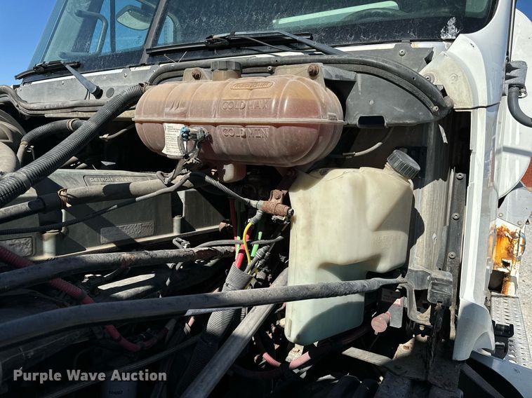 image for item DL4365 2007 Freightliner  Columbia fuel / lube truck