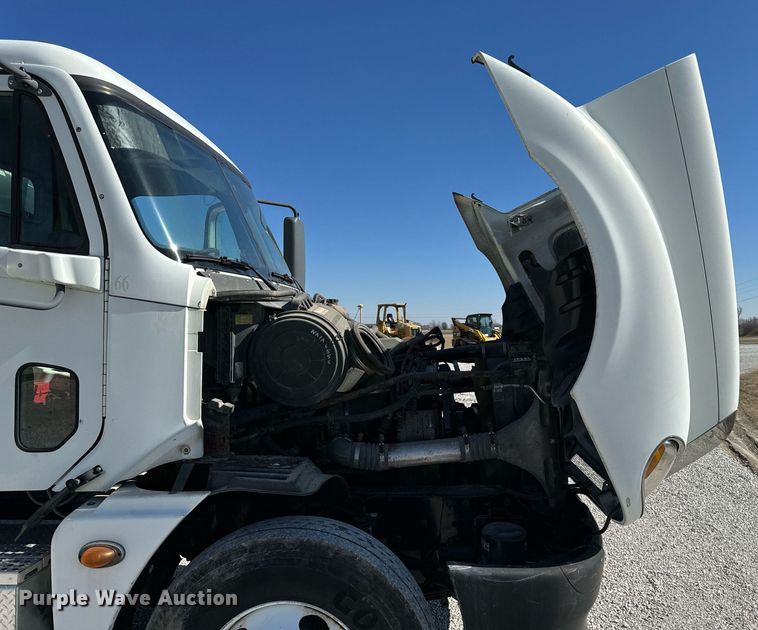 image for item DL4365 2007 Freightliner  Columbia fuel / lube truck