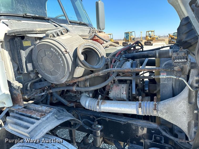 image for item DL4365 2007 Freightliner  Columbia fuel / lube truck