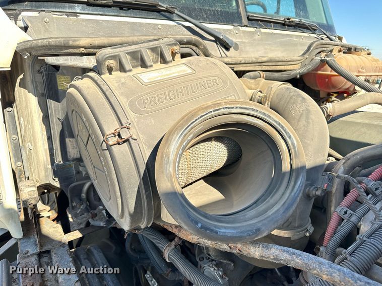 image for item DL4365 2007 Freightliner  Columbia fuel / lube truck