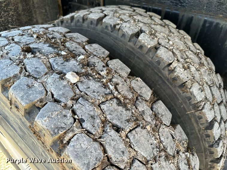 image for item DL4365 2007 Freightliner  Columbia fuel / lube truck