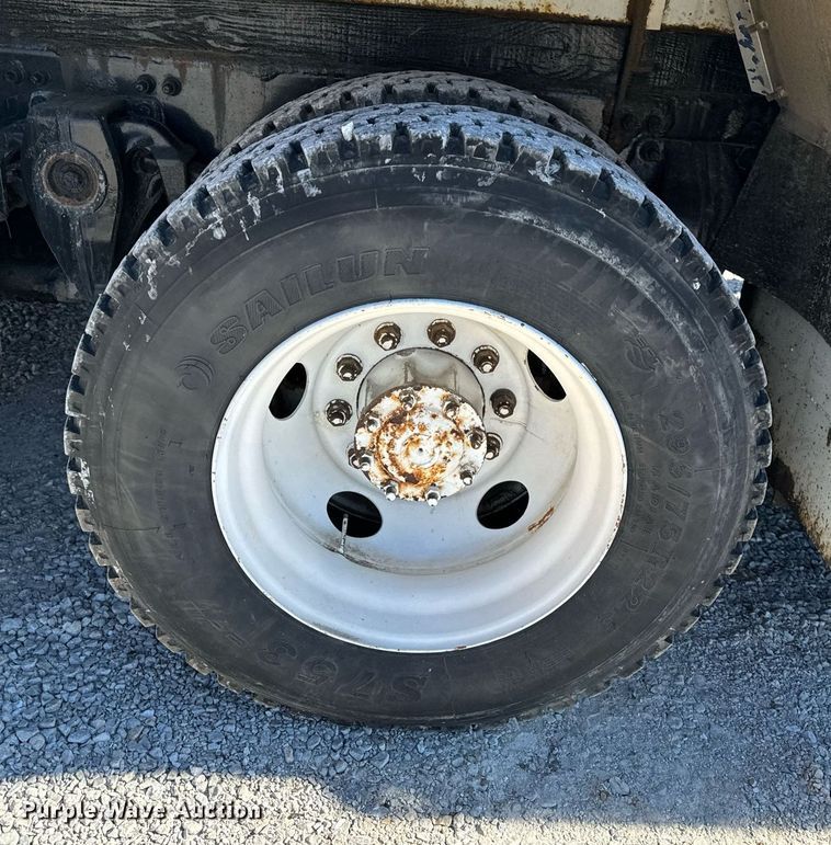 image for item DL4365 2007 Freightliner  Columbia fuel / lube truck