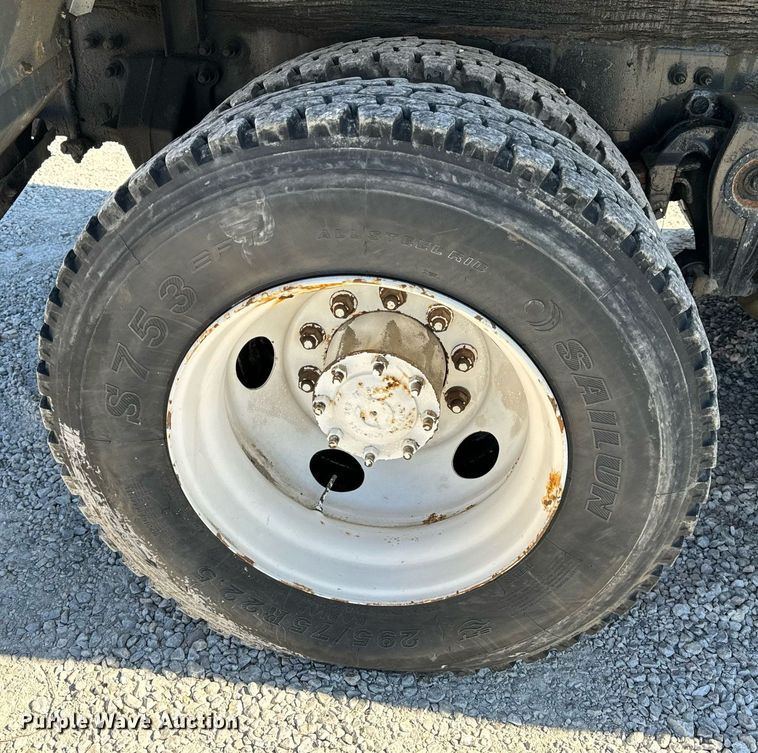 image for item DL4365 2007 Freightliner  Columbia fuel / lube truck