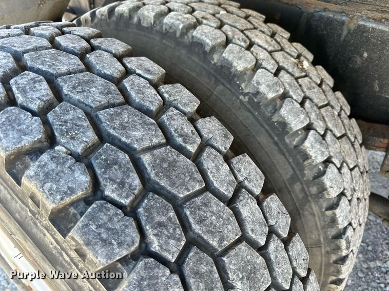 image for item DL4365 2007 Freightliner  Columbia fuel / lube truck