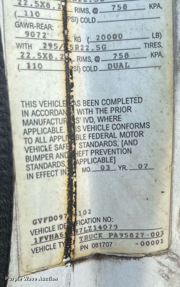 image for item DL4365 2007 Freightliner  Columbia fuel / lube truck