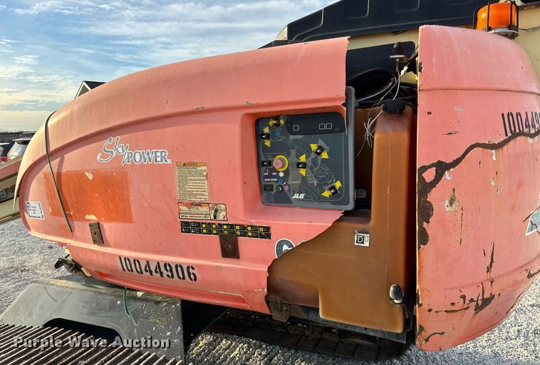 image for item DL4366 2006 JLG 600SC boom lift