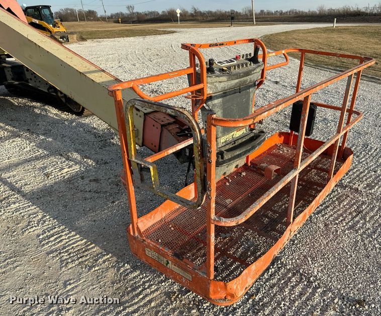 image for item DL4366 2006 JLG 600SC boom lift