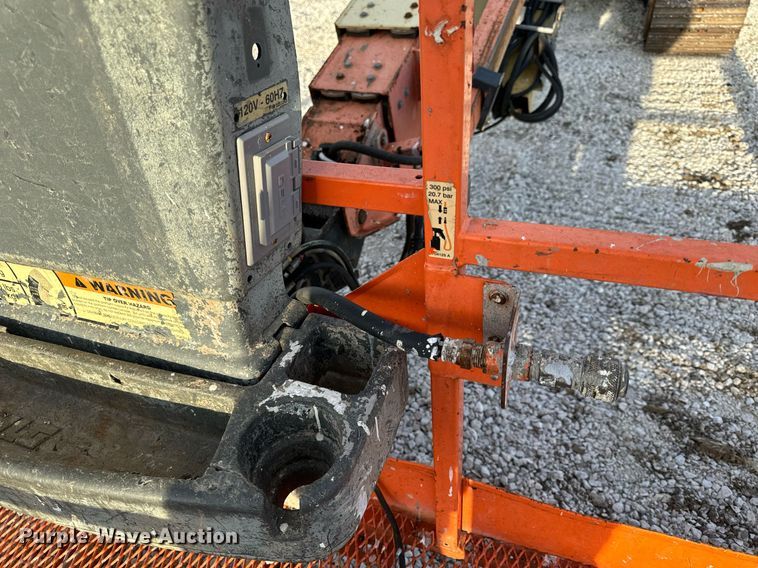 image for item DL4366 2006 JLG 600SC boom lift