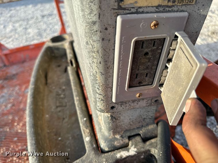 image for item DL4366 2006 JLG 600SC boom lift