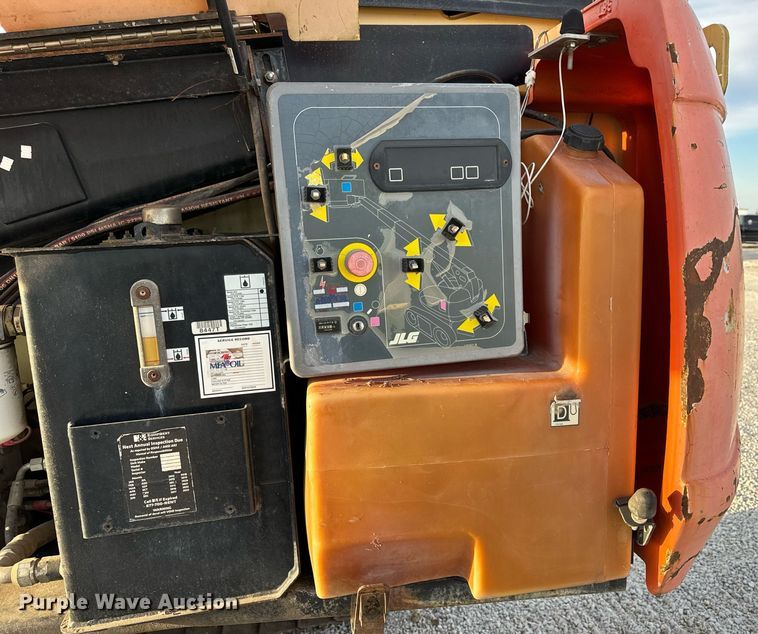 image for item DL4366 2006 JLG 600SC boom lift