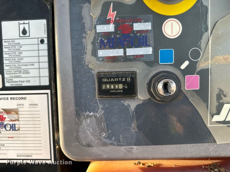 image for item DL4366 2006 JLG 600SC boom lift