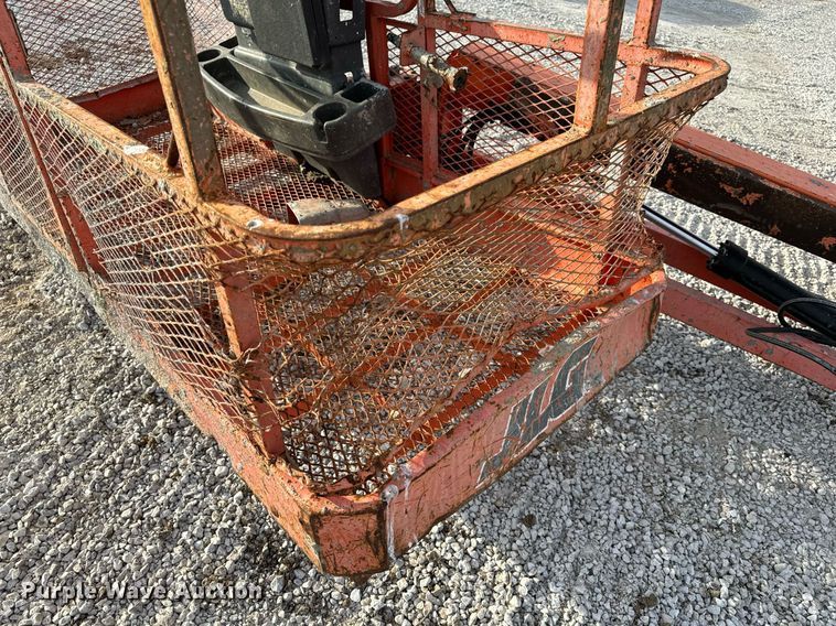 image for item DL4367 2002 JLG 660SJC boom lift